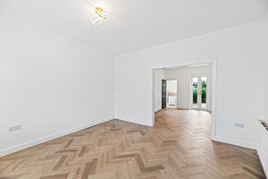 Lounge / Dining Room- click for photo gallery